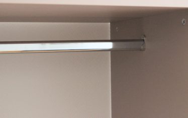 Domobois - Penderies ajustées pour vos meubles sur mesures